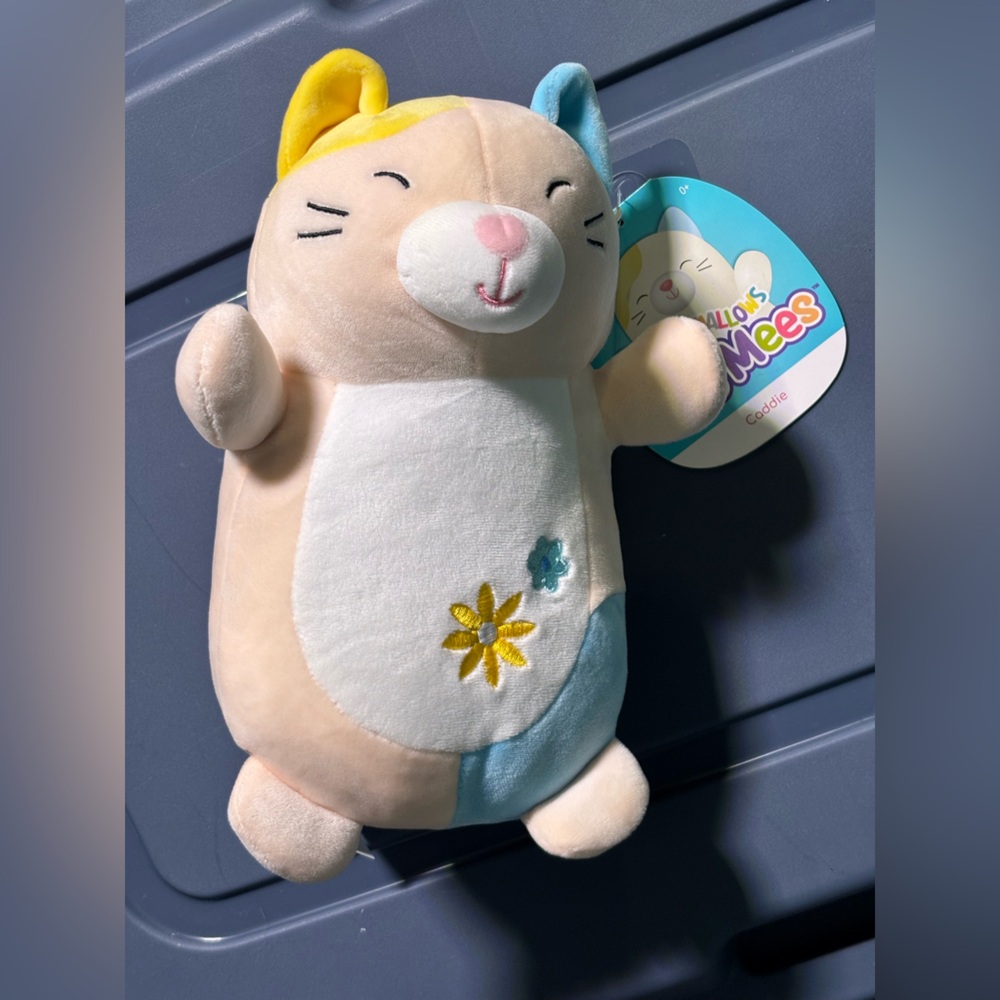 Caddie Hug Mees Easter 2022 Squishmallow